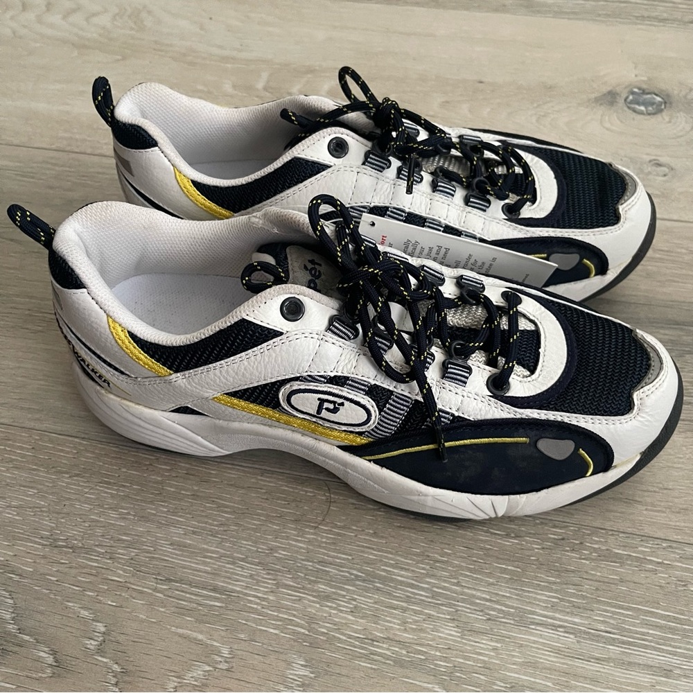 Propet Stability Walker Tennis Shoes M size 9.5 NWT